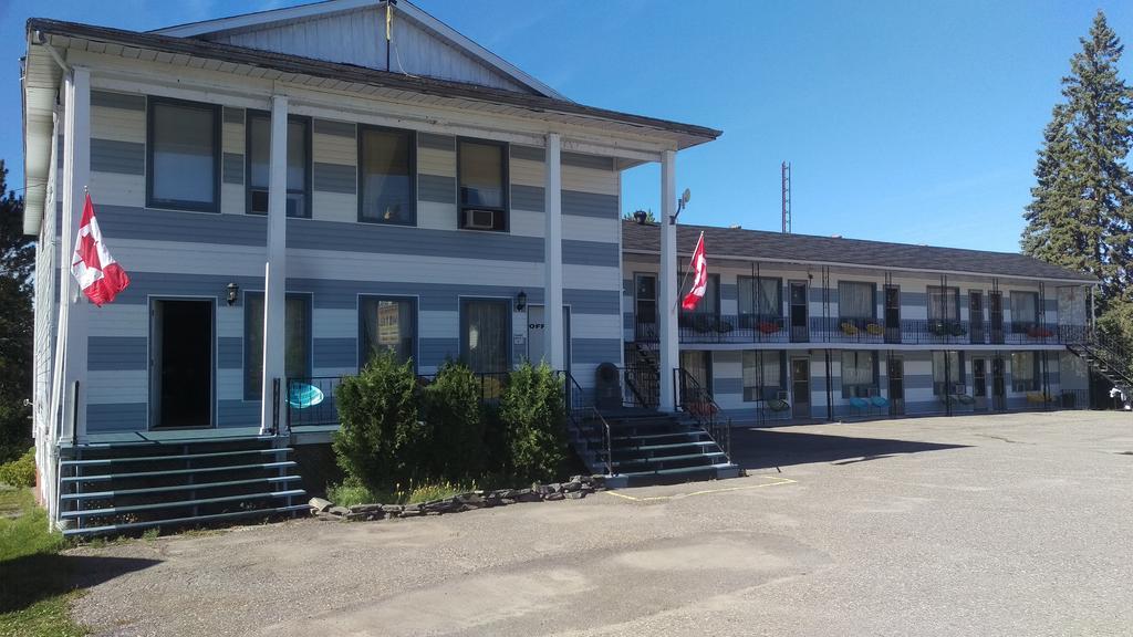 Bay Lake Inn - Frontiersman Motel Latchford 외부 사진