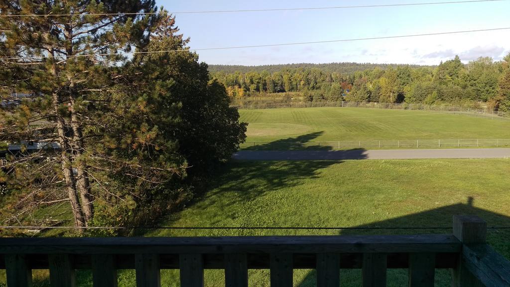 Bay Lake Inn - Frontiersman Motel Latchford 외부 사진