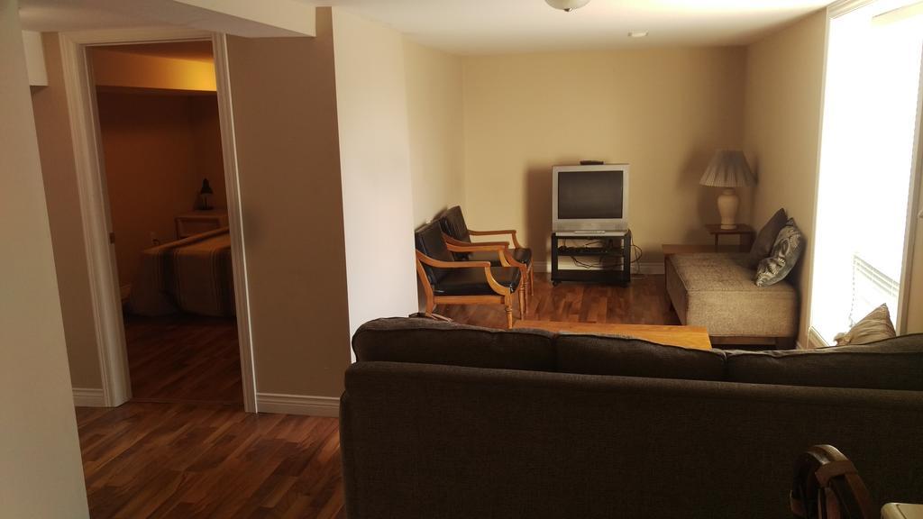 Bay Lake Inn - Frontiersman Motel Latchford 외부 사진